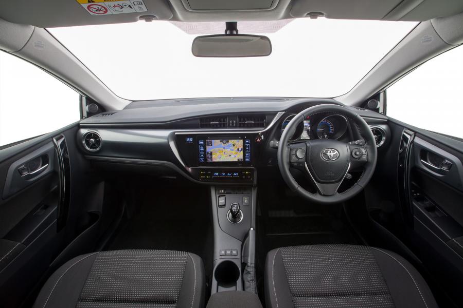 Торпедо Toyota Corolla Hybrid 2016 года  (AU) (фото 19 из 19)
